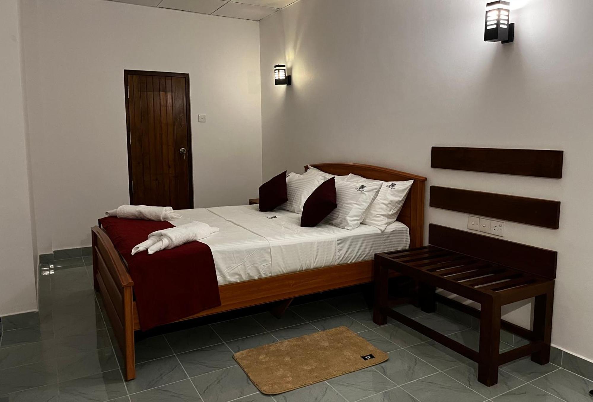 Livin Lush Luxury Retreat Hotel อนุราธปุระ ภายนอก รูปภาพ