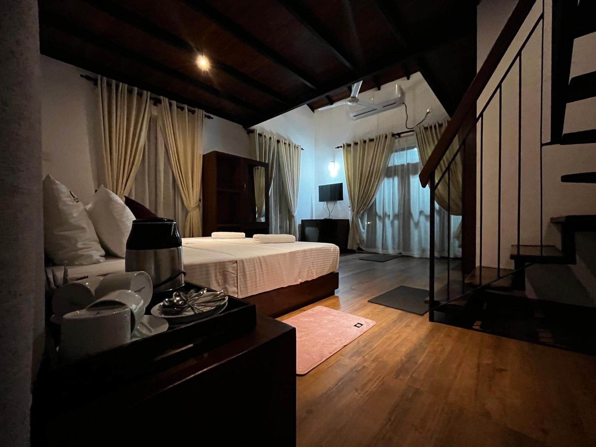 Livin Lush Luxury Retreat Hotel อนุราธปุระ ภายนอก รูปภาพ