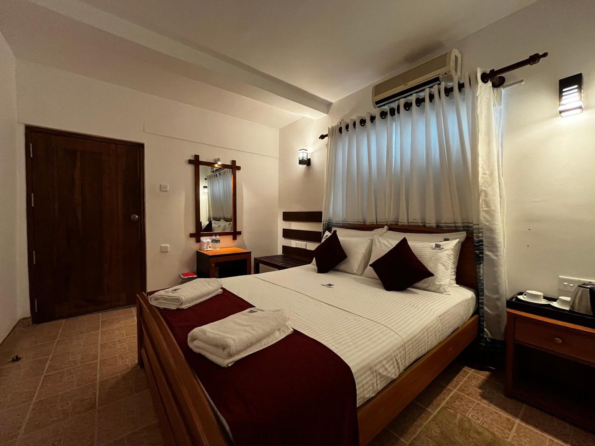 Livin Lush Luxury Retreat Hotel อนุราธปุระ ภายนอก รูปภาพ
