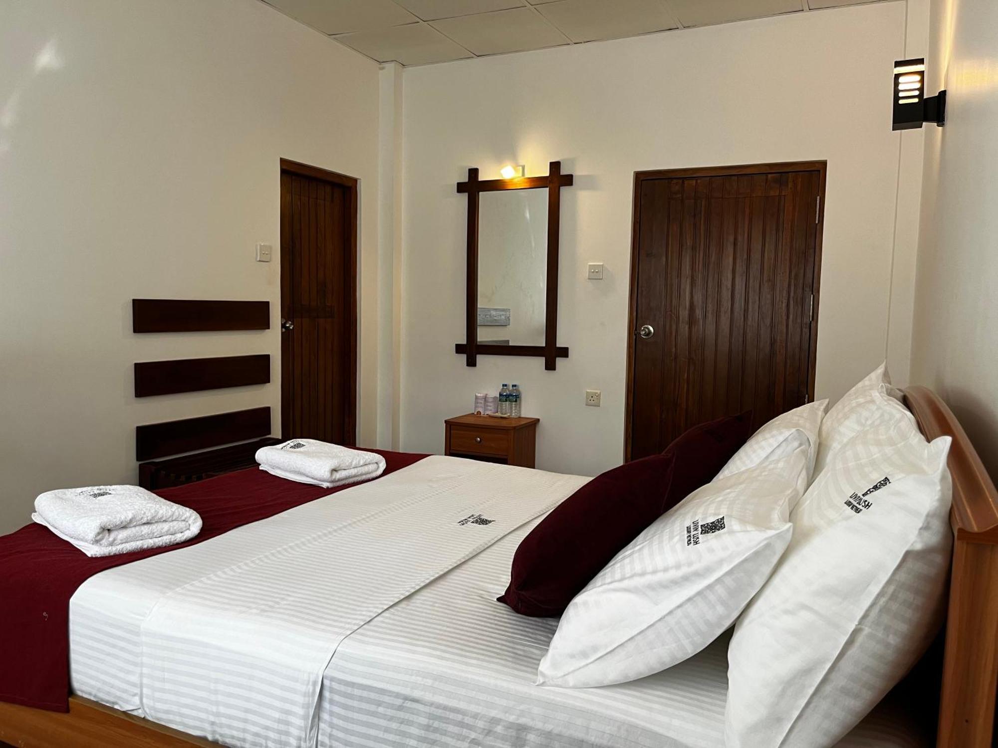 Livin Lush Luxury Retreat Hotel อนุราธปุระ ภายนอก รูปภาพ